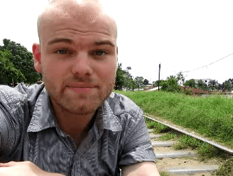 Endlich! Den ersten Aufnahmeversuch hat ein diletantischer Kleingangster verhindert, der mir dann bis ins Taxi folgen wollte